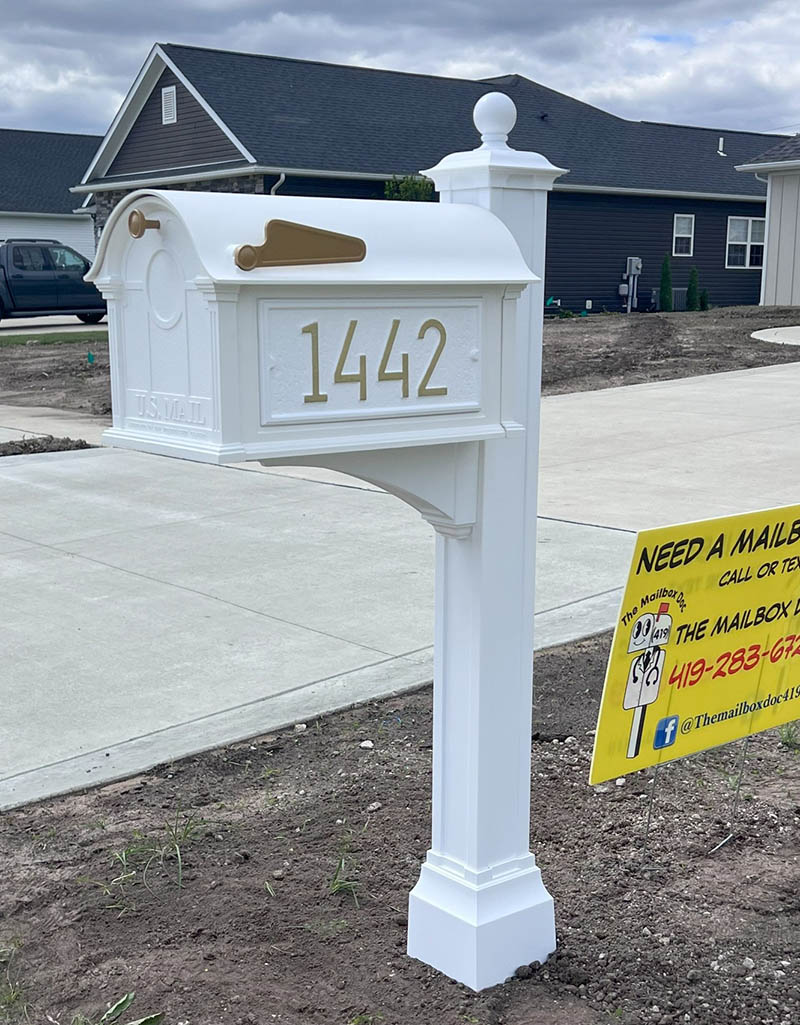 aluminum mailbox in white